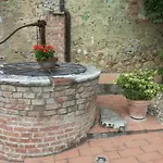 Dreizimmerwohnung Fuer 4 Personen 3 Km Vom Zentru By Interhome *