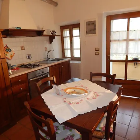 Dreizimmerwohnung Fuer 4 Personen 3 Km Vom Zentru By Interhome Siena