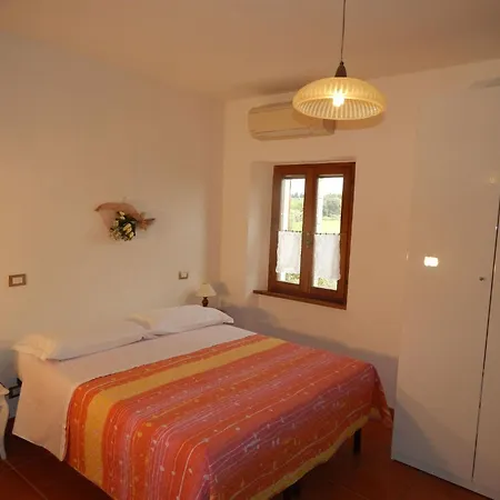 Dreizimmerwohnung Fuer 4 Personen 3 Km Vom Zentru By Interhome Lägenhet *