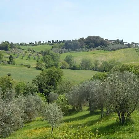 Dreizimmerwohnung Fuer 4 Personen 3 Km Vom Zentru By Interhome