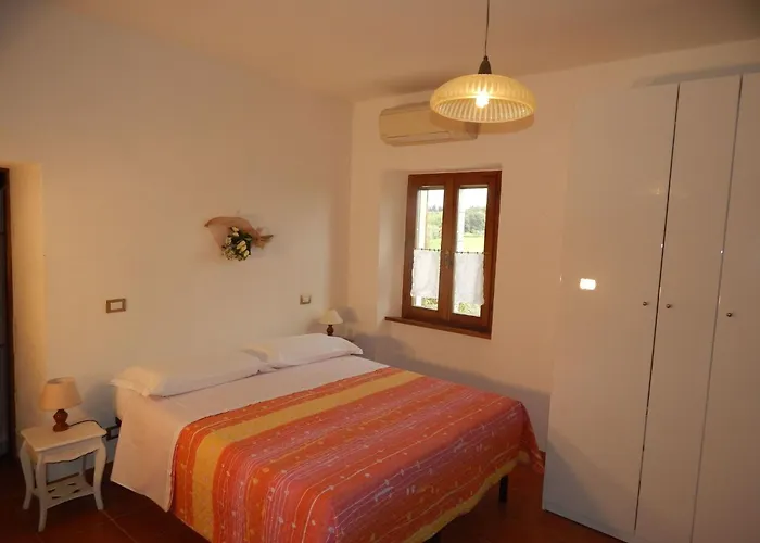 Dreizimmerwohnung Fuer 4 Personen 3 Km Vom Zentru By Interhome 아파트 *