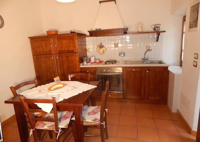 Dreizimmerwohnung Fuer 4 Personen 3 Km Vom Zentru By Interhome *