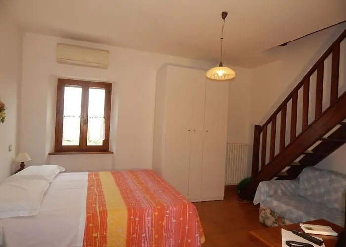 Dreizimmerwohnung Fuer 4 Personen 3 Km Vom Zentru By Interhome *