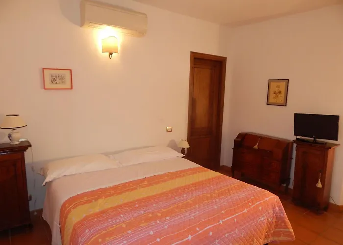 Dreizimmerwohnung Fuer 4 Personen 3 Km Vom Zentru By Interhome *