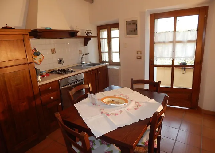 Dreizimmerwohnung Fuer 4 Personen 3 Km Vom Zentru By Interhome Siena