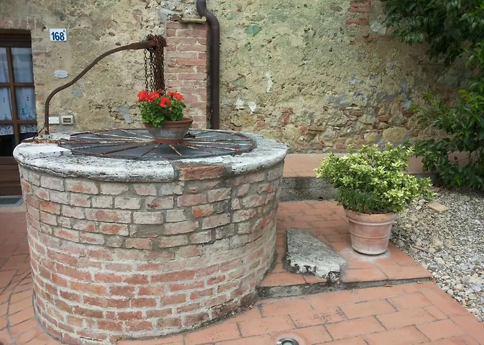 Dreizimmerwohnung Fuer 4 Personen 3 Km Vom Zentru By Interhome *